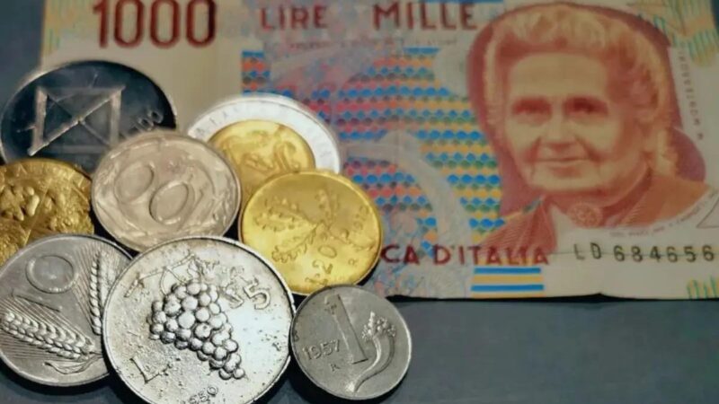 Vecchie lire italiane rare trovate in soffitta, ora dal grande valore collezionistico.
