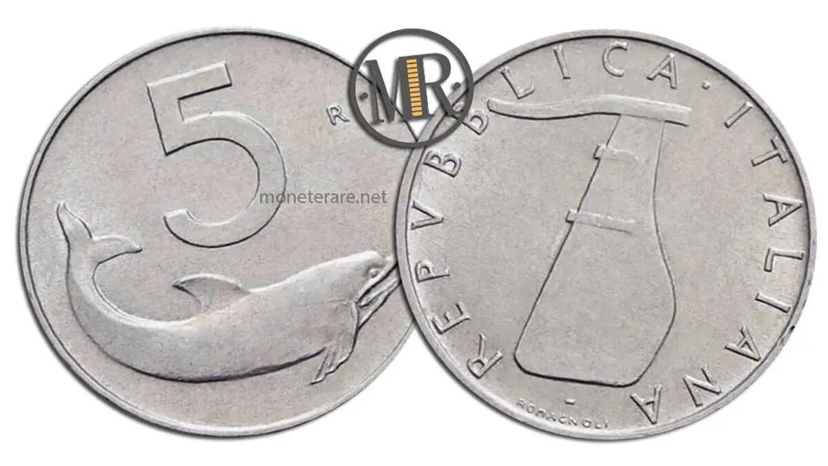 Moneta da 5 lire "Delfino" su tavolo di legno, simbolo di rarità e valore crescente.